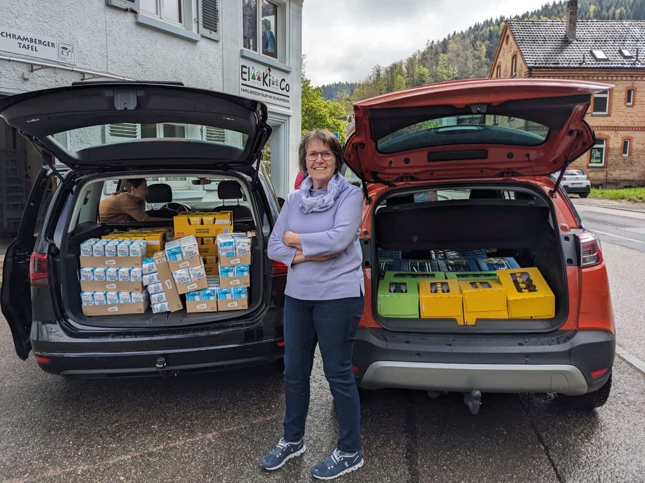 Übergabe lebensmittel pxl 20240418 121821264