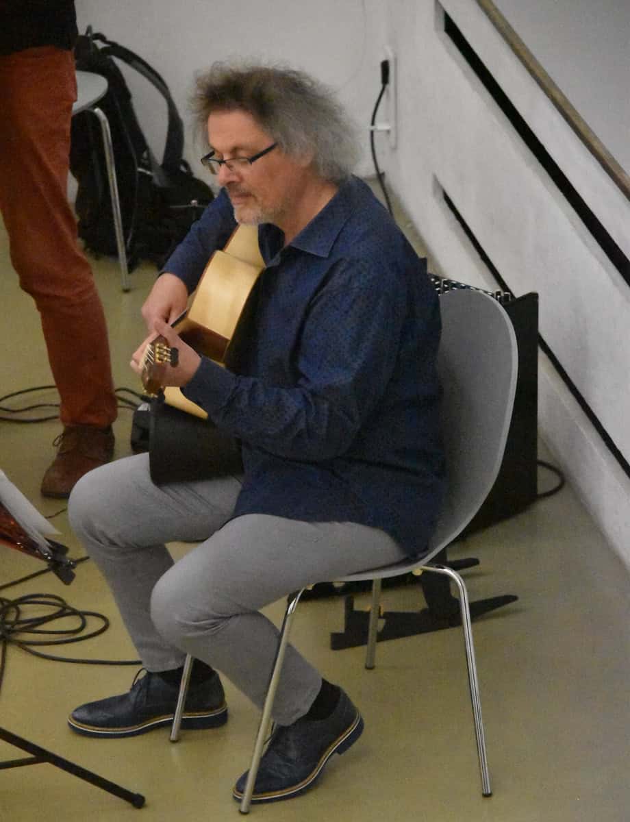 240501 jit 0981 leuchtertrio