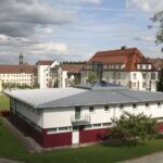 haus lebensquell vor klosterfront dkpm 040621