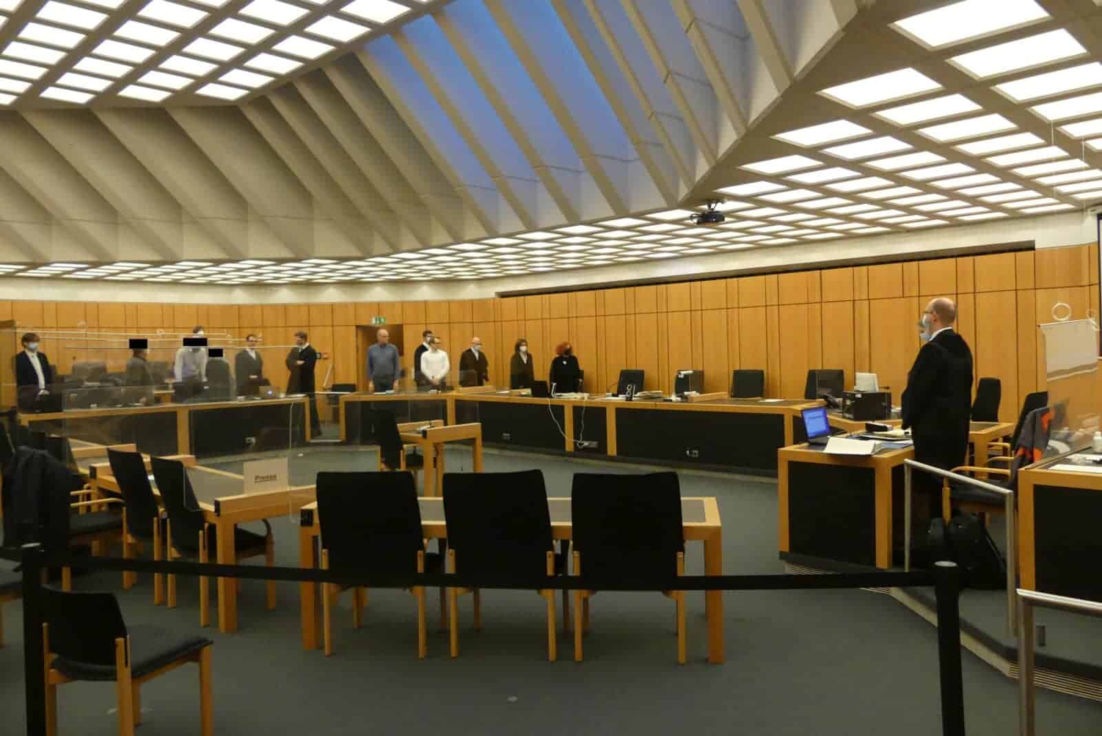 onecoin landgericht münster sal kammer angeklagte balken dk 191021 (16)