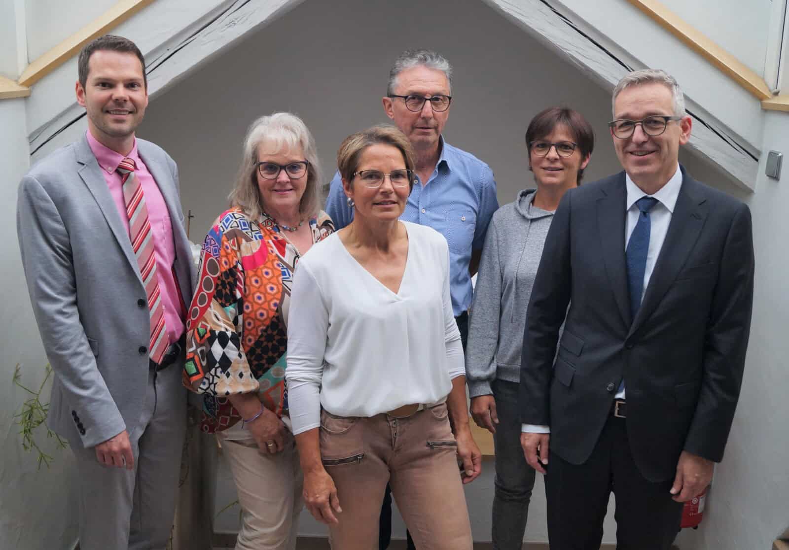 bürgermeister marcus türk, ulrike müller, sandra mei, reiner bantle, inge aigeldinger und martin schwellinger