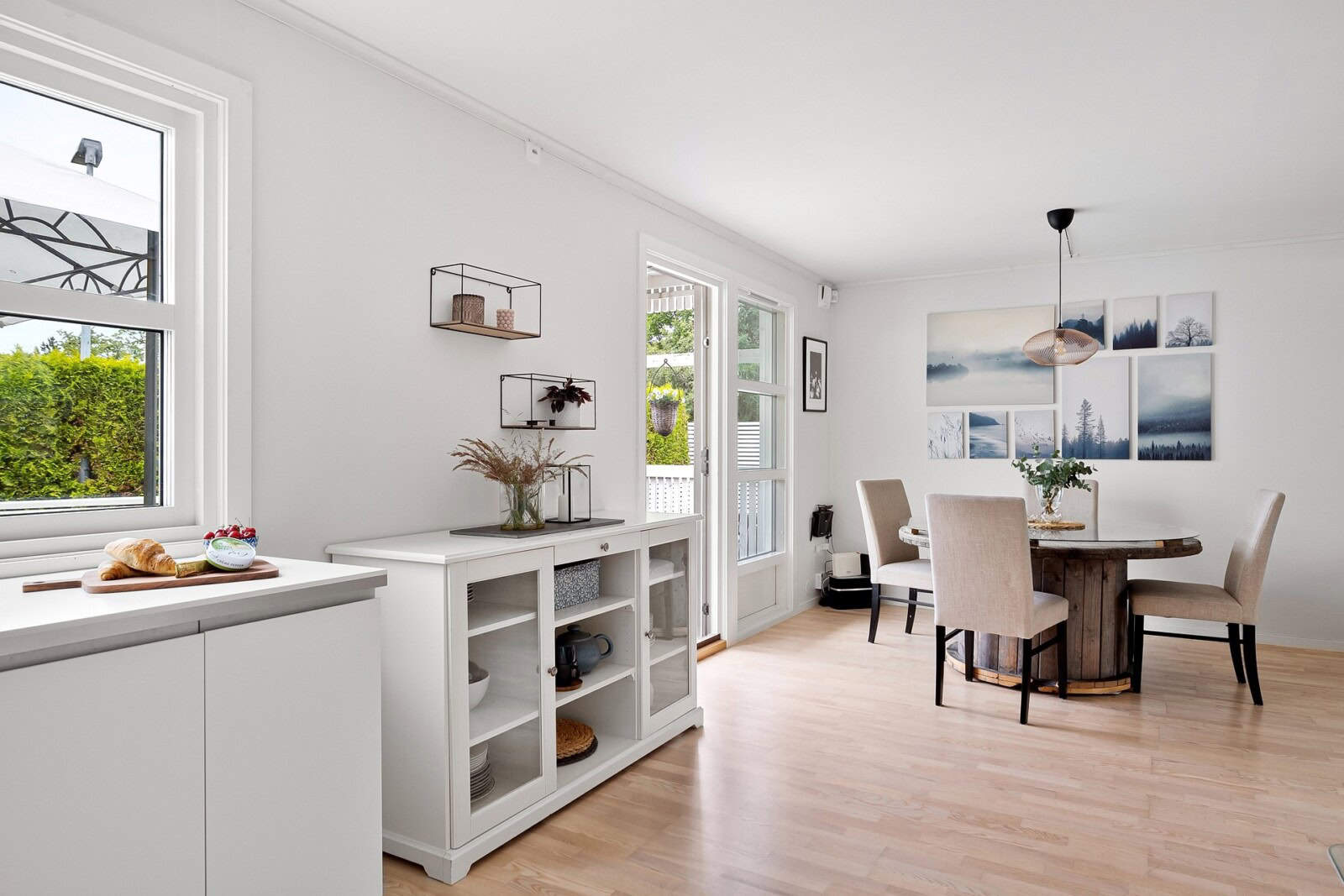 dining room 8215068 1920