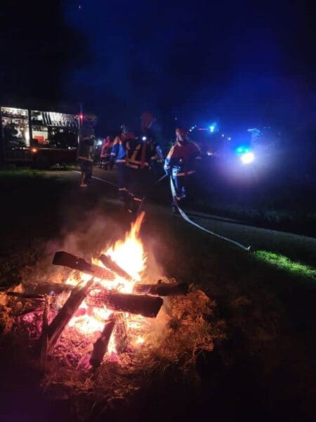20240920 berufsfeuerwehrtag jugendfeuerwehr zimmern o r brand 1 unbeaufsichtigtes lagerfeuer