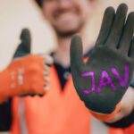 junge wahlen lockruf in betriebs wahlkabine