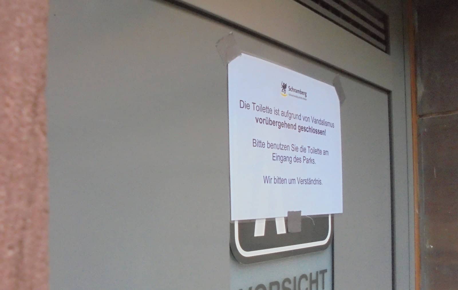 villa junghans toilette vandalismus dk 171024 (3)